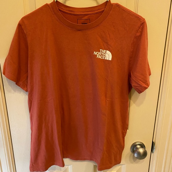 The North face T-Shirt- red box NSE - Picture 1 of 5